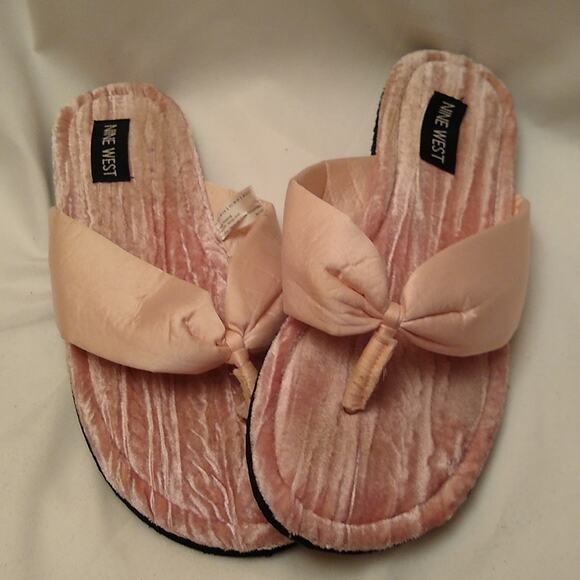 Nine west women's size 7/8 felt and satin thongs. - Picture 1 of 5